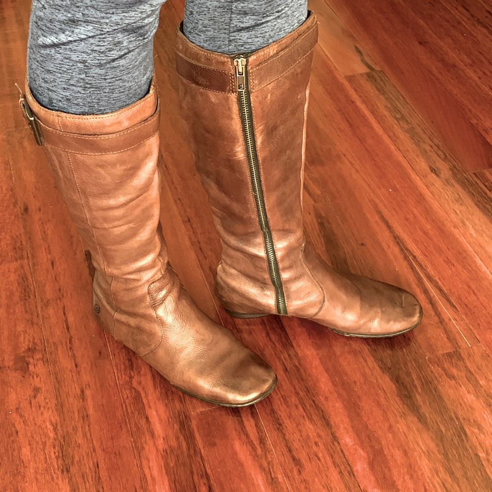 Born leather boots 7.5